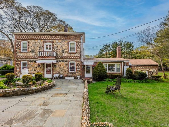 184 Roosevelt Boulevard, Hauppauge NY 11788