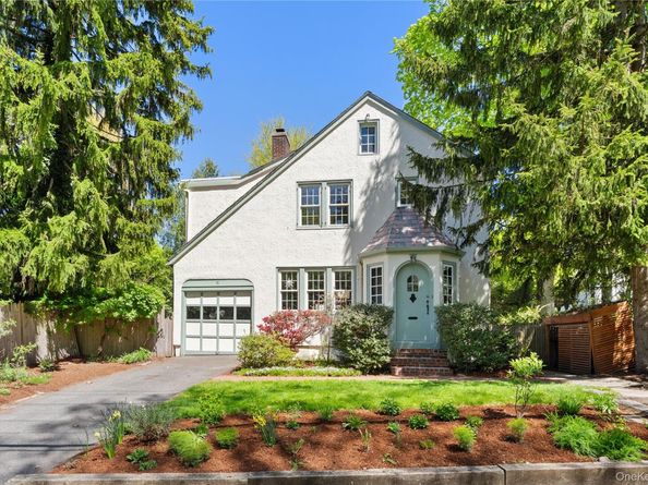 81 Walgrove Avenue, Dobbs Ferry NY 10522