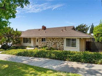 2419 E Villa Real