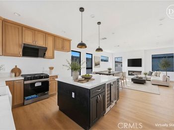 10158 Regent Street