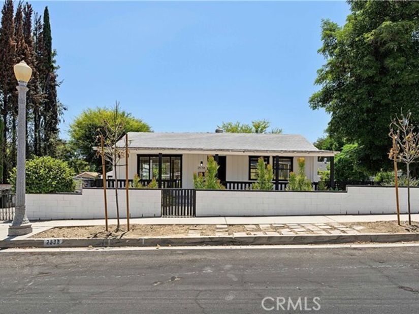 2538 Woodlyn Road, Pasadena CA 91107