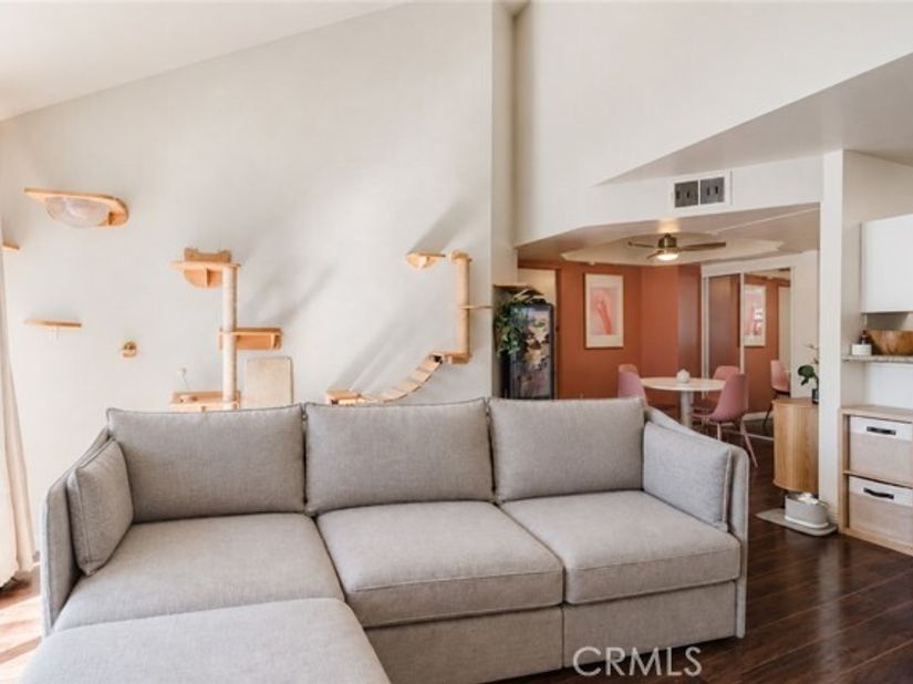 7640 Oso Avenue 311, Winnetka (los Angeles) CA 91306