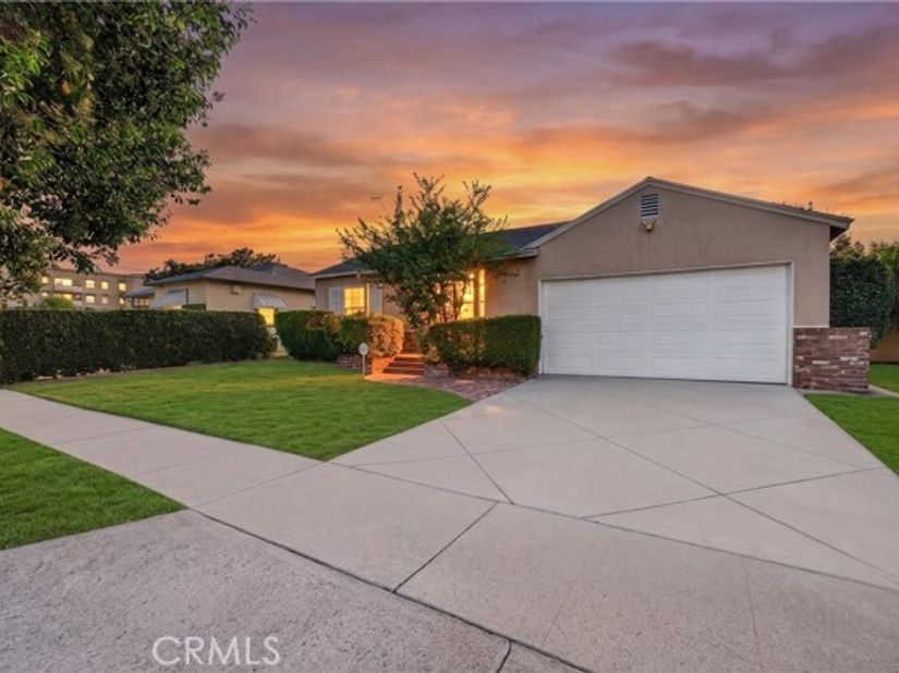 6724 De Celis Place, Los Angeles CA 91406