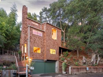 318 Capricorn Ave
