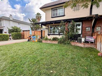 1809 De Vaca Way