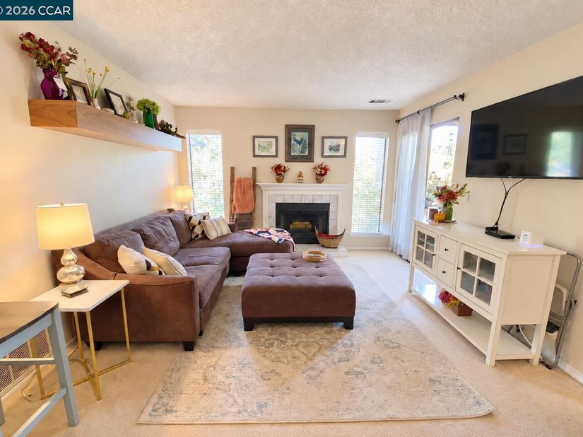161 Village Pl, Martinez CA 94553