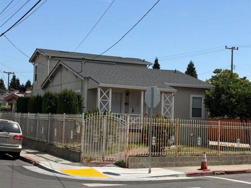 918 Royal St, Oakland CA 94603