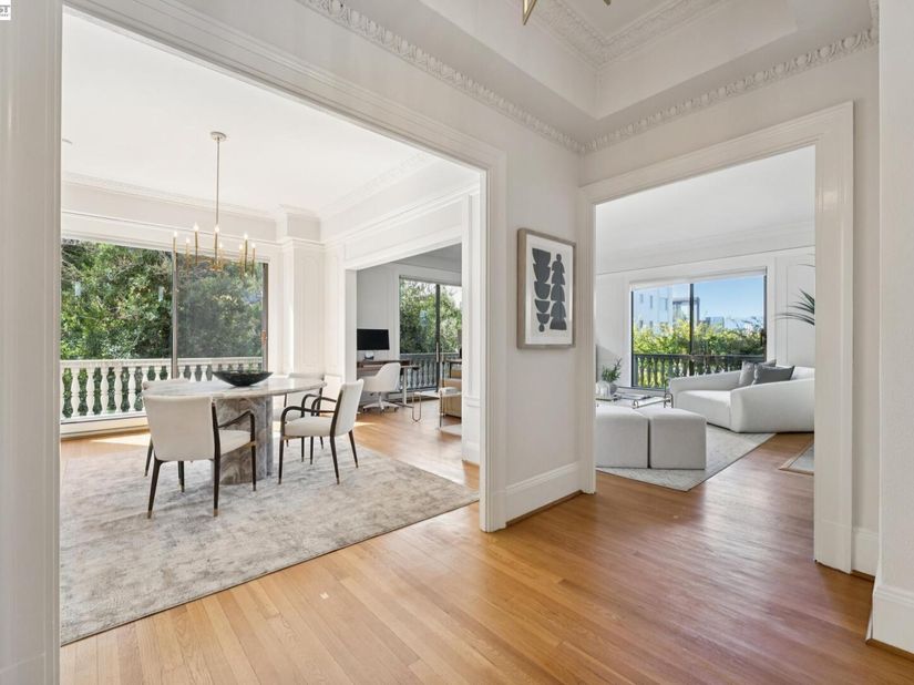200 Lakeside Dr 202, Oakland CA 94612