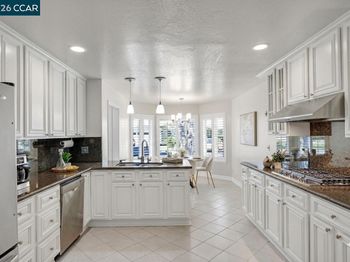 2415 Crestline Rd