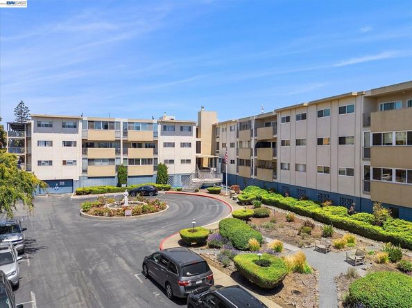 2137 Otis Drive 302, Alameda CA 94501