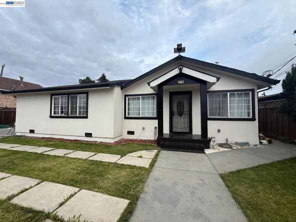 674 Clara, Oakland CA 94603