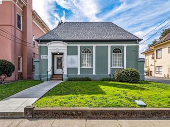 2242 Santa Clara Ave