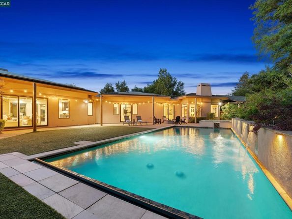 1 Gardiner Ct, Orinda CA 94563