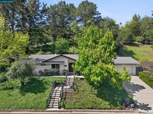 1882 Camino Pablo, Moraga CA 94556