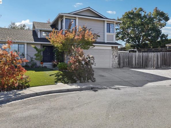 300 Lodgepole Ct, Martinez CA 94553