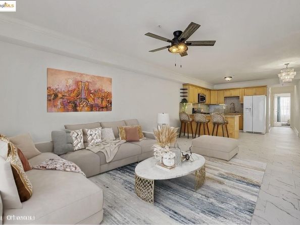 1515 14th AVE 302, Oakland CA 94606