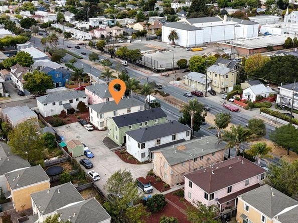 2758 Sacramento St, Berkeley CA 94702