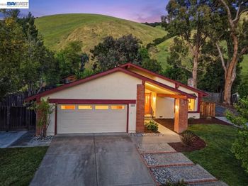 38590 Canyon Heights Dr
