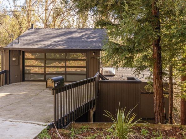 6931 Pinehaven Rd, Oakland CA 94611