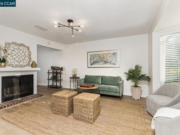 2730 Walnut Blvd, Walnut Creek CA 94596