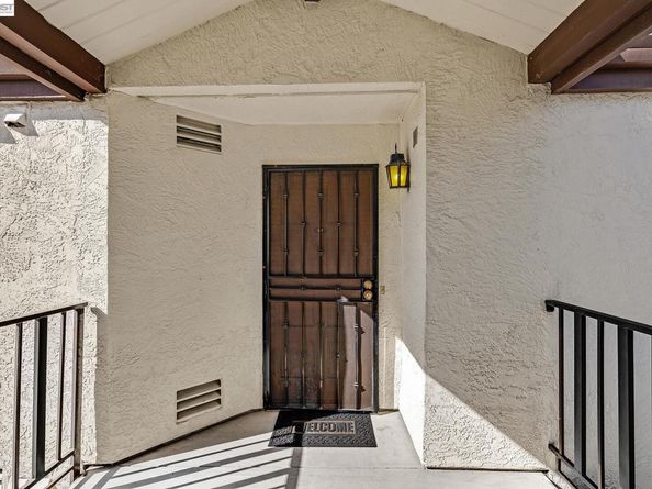 21117 Gary Dr 217, Hayward CA 94546