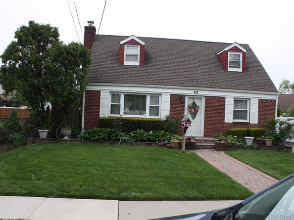 138 Manor Parkway, Uniondale NY 11553