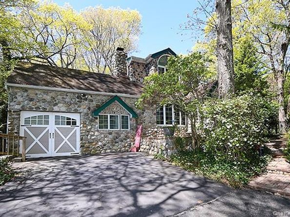 11 Craig Drive, South Huntington NY 11746