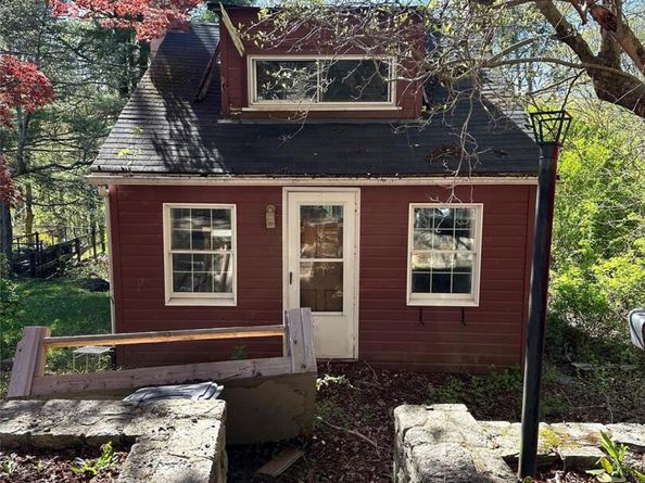 102 Lake Kitchawan Drive, South Salem NY 10590