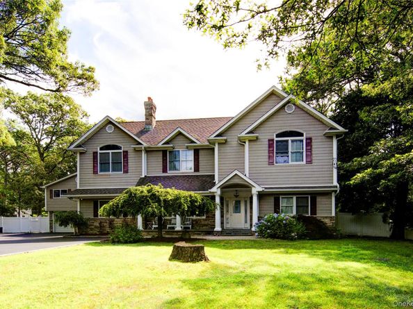 97 Chestnut Street, Mount Sinai NY 11766