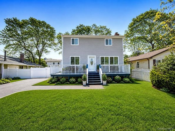 18 Pennwood Drive, Mastic Beach NY 11951