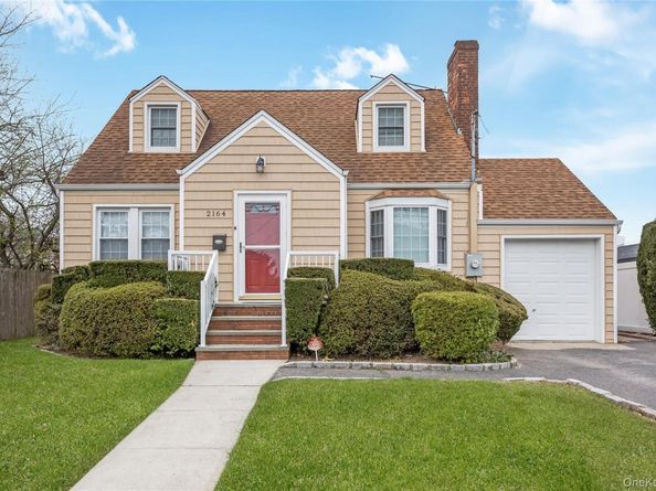 2164 Willow Street, Wantagh NY 11793