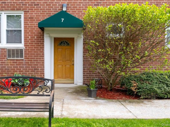 643 Pelham Road 7 D, New Rochelle NY 10805