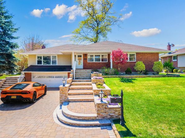 31 Edgemere Drive, Searingtown NY 11507