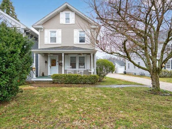 66 Cocks Lane, Locust Valley NY 11560