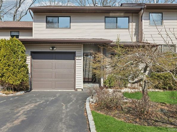 87 Northgate Circle, Melville NY 11747