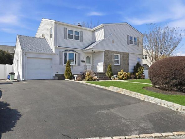 2 Squirrel Drive, East Rockaway NY 11518