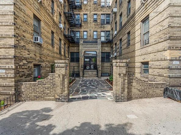 50-05 43rd Avenue 1K, Sunnyside NY 11377