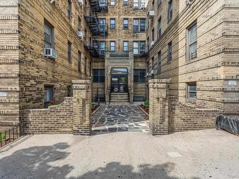 50-05 43rd Avenue 1K, Woodside NY 11377