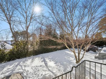 11 Huckleberry Lane E