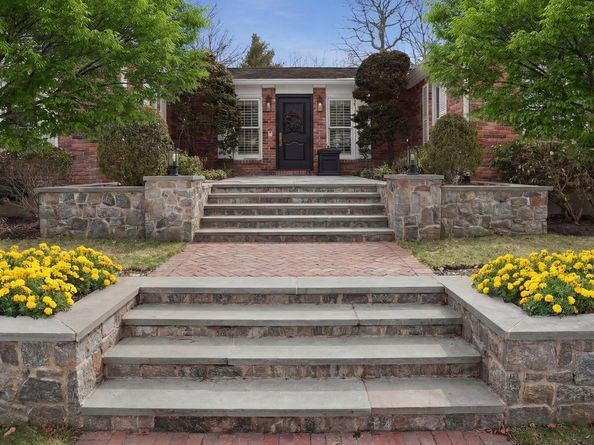 16 Daniel Lane, Dix Hills NY 11746