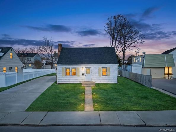 189 Ontario Avenue, Massapequa NY 11758