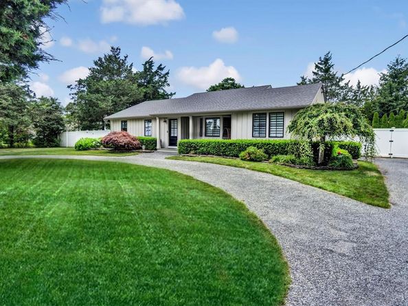 28 Alanson Lane, Hampton Bays NY 11946