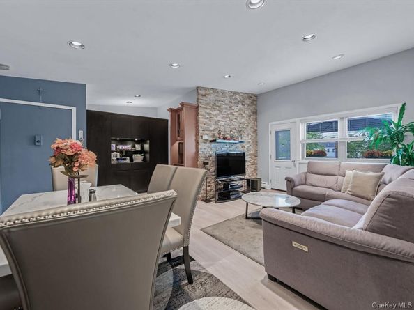 4 Rose Street 6 2A, Oceanside NY 11572