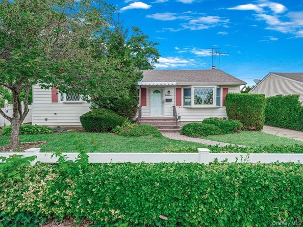 233 Lee Avenue, Hicksville NY 11801