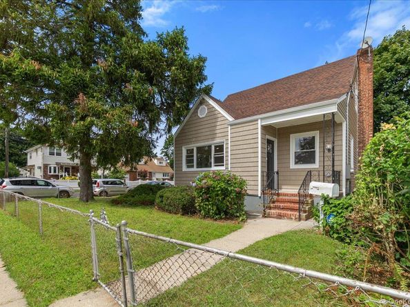 1686 Rosalind Avenue, Elmont NY 11003