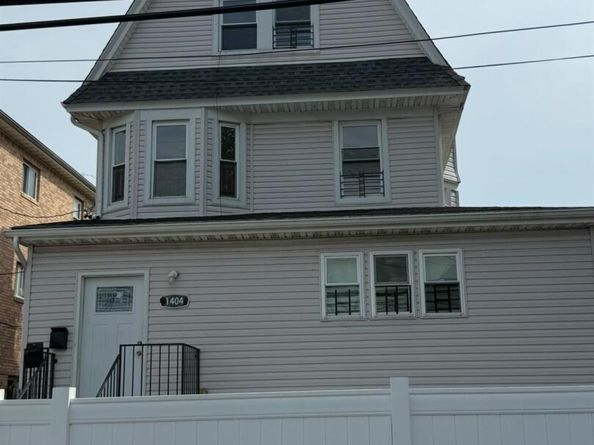 14-04 Dickens Street, Far Rockaway NY 11691