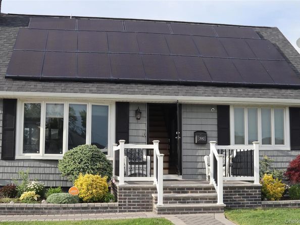 2082 Renfrew Avenue, Elmont NY 11003
