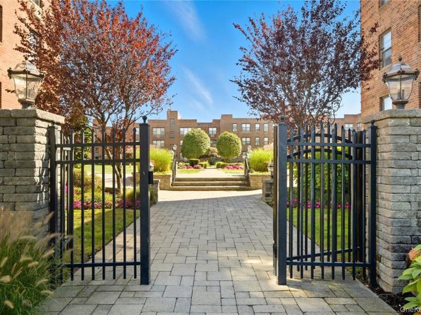 1 Jefferson Avenue D2, Rockville Centre NY 11570