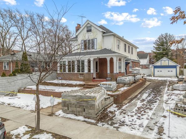 16016 Riverside Drive, Beechhurst NY 11357