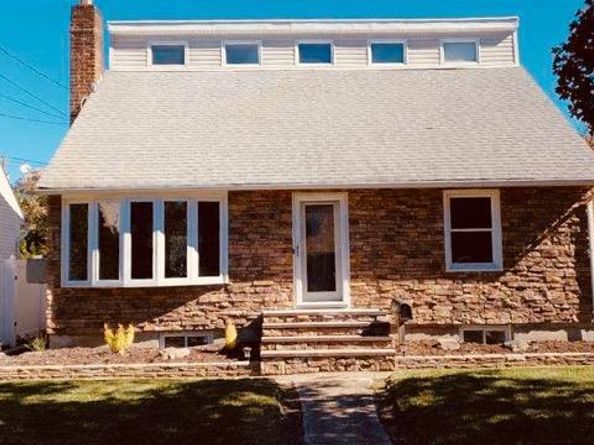 77 Lynton Road, Albertson NY 11507